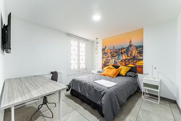 Calle del Arenal, Madrid, Community of Madrid 28013 - Photo 1