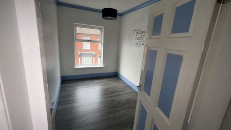 3 bedroom terraced house to rent - Photo 5