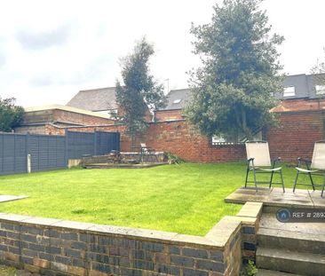 1 bedroom in a house share to rent - Photo 1