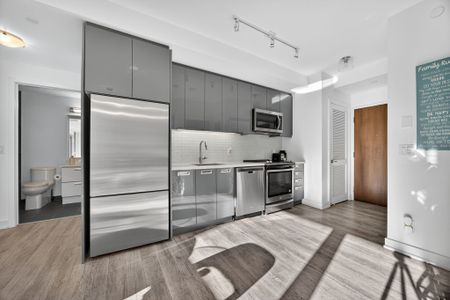 For Lease - 333 Sea Ray Avenue Unit# D233, Innisfil, Ontario - Photo 2