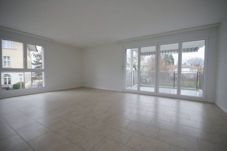 Bright, modern apartment in a popular residential area! - Photo 4