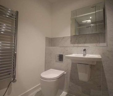 Woking, Surrey, GU21 - Photo 2
