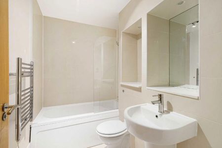 2 bedroom flat to rent - Photo 4