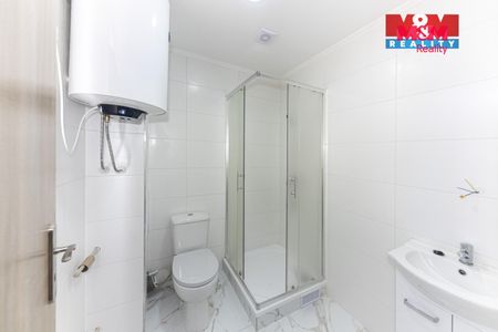 Pronájem bytu 2+kk 40 m², třída Krále Jiřího 273, Velim - Photo 2