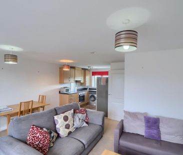 2 bedroom flat to rent - Photo 3