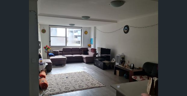 Innovative luxurious apartment with a sustainable lifestyle of convenience - Photo 1