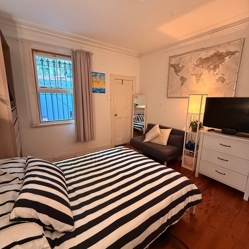 Surry Hills - Photo 1