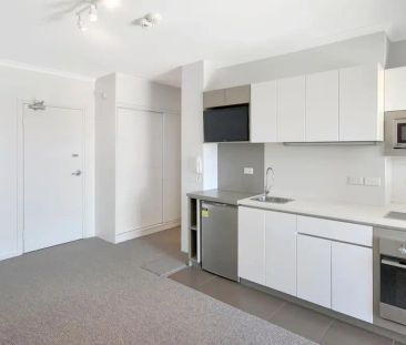Furnished Modern Studio Unit in Randwick Central! - Photo 6