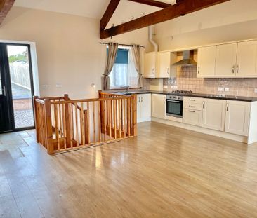 2 bedroom Spacious Two Bedroom Home to rent - Photo 2