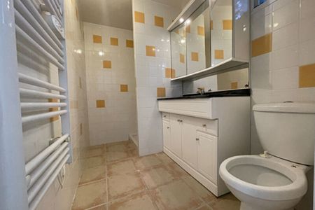 Aix Les Milles - Type 2 - 760€ - Photo 5