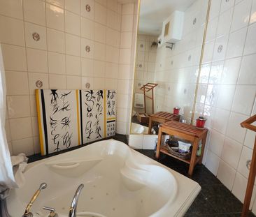 Appartement entièrement meublé d’une chambre sur 2 étages. - Photo 4