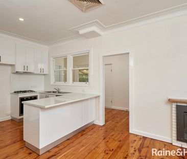 CHARMING FAMILY HOME IN A PRIME LOCATION - Photo 1