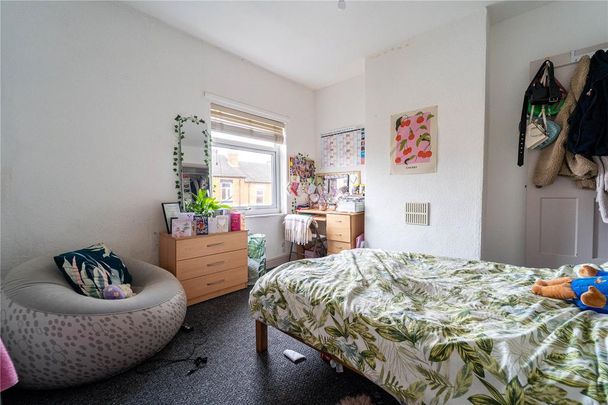 3 bedroom end of terrace house to rent - Photo 1