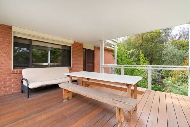 3 Bedroom Home Amongst the Treetops - Photo 1