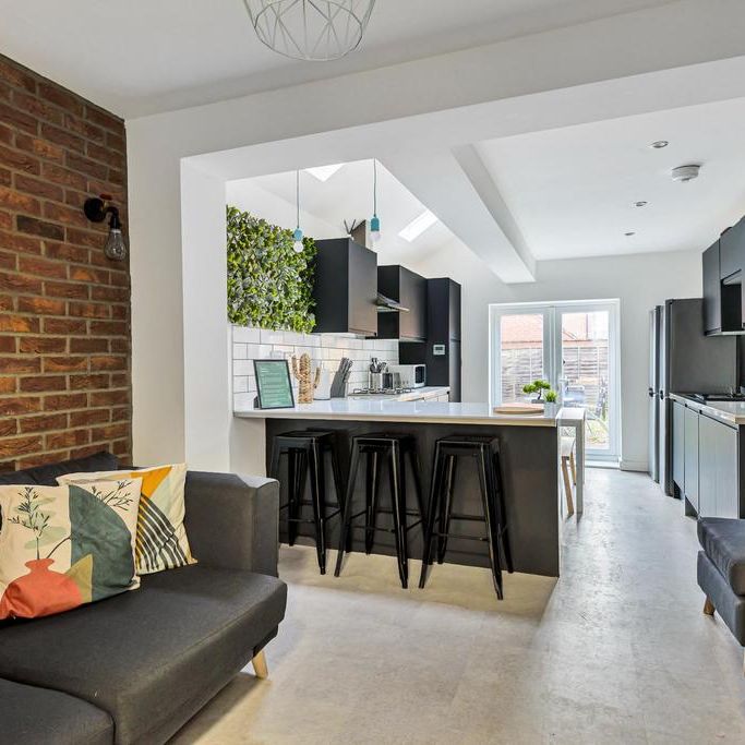 5 bedroom house to rent - Photo 1