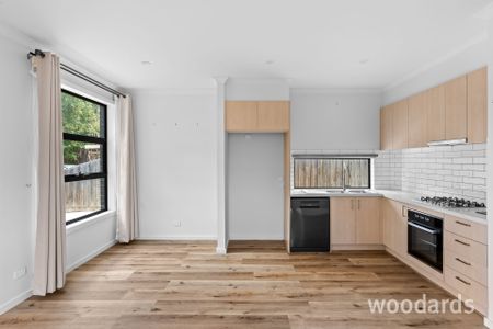 Stylish townhouse in Ideal Location - Photo 4