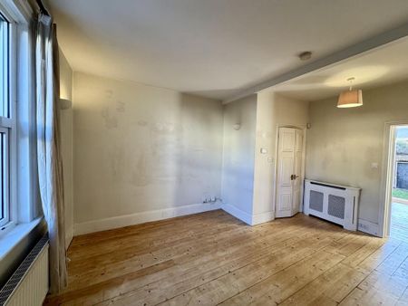 2 bedroom end of terrace house to rent - Photo 2