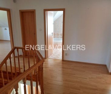 Pronájem rodinného domu 300 m², Souběžná I 665, Praha - Фото 1