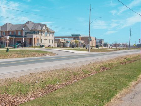 For Lease - 2 Mockingbird Lane, Hamilton, Ontario - Photo 4