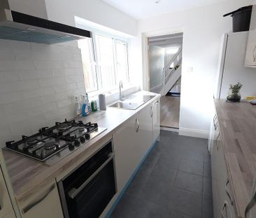 2 bedroom terraced house to rent - Photo 6