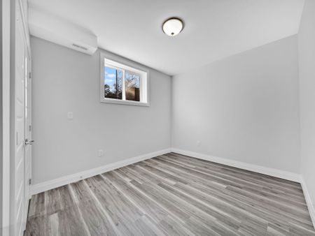 For Lease - 3549 Peter Street Unit# 3, Windsor, Ontario - Photo 2