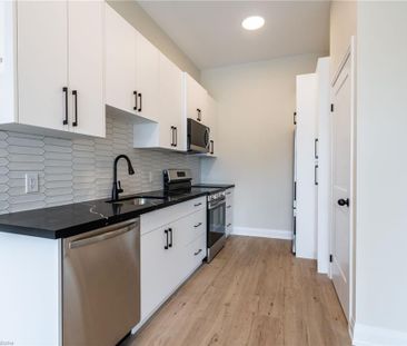 728 ELEVENTH Avenue Unit# A, Hamilton, Ontario, L8T2K8 - Photo 2