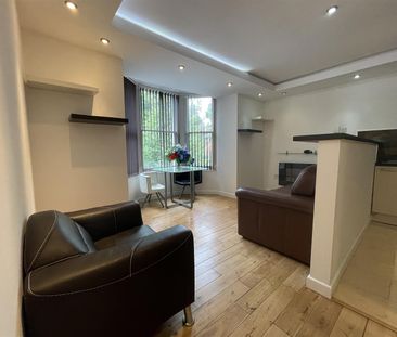 The Parade, Roath, Cardiff - Photo 1