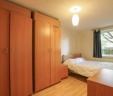 2 bedroom ground floor flat to rent - Photo 4