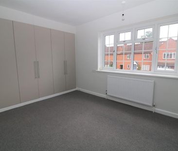 3 bedroom semi-detached house to rent - Photo 4