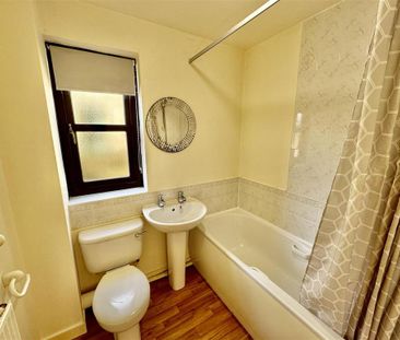 2 bedroom semi-detached bungalow to rent - Photo 5