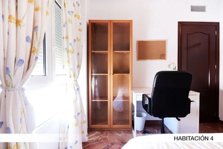 Calle Marqués del Nervión, Sevilla, Andalusia 41005 - Photo 3