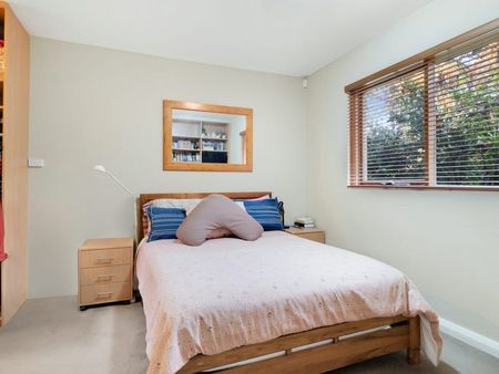 Spacious Family Home! - Photo 3