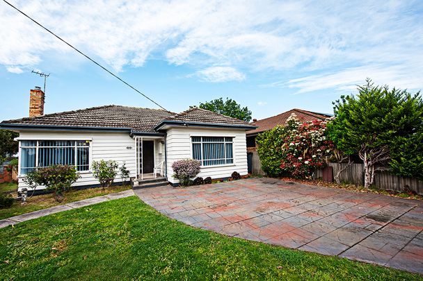 38 Denver Street, Bentleigh East VIC 3165 - House For Rent | Domain - Photo 1