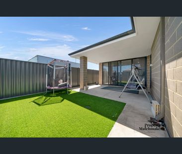 33 Meander Street, Brabham, WA 6055 - Photo 3