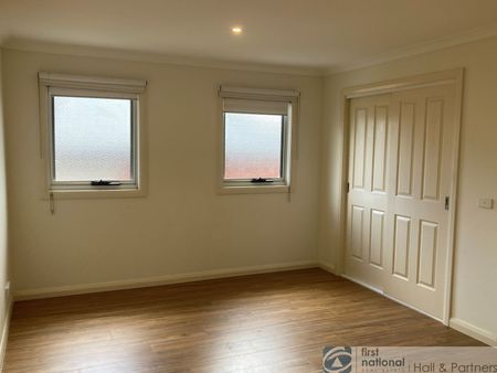 TOWNHOUSE! - Photo 5