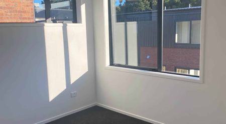 Located in the heart of Mt Wellington! - Photo 2