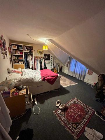 4 bedroom semi-detached house to rent - Photo 4