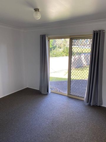 WELL PRESENTED NEAT & TIDY 2 BEDROOM UNIT!!! - Photo 2