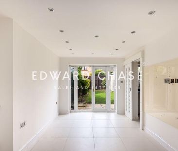 4 bedroom terraced house to rent - Photo 3