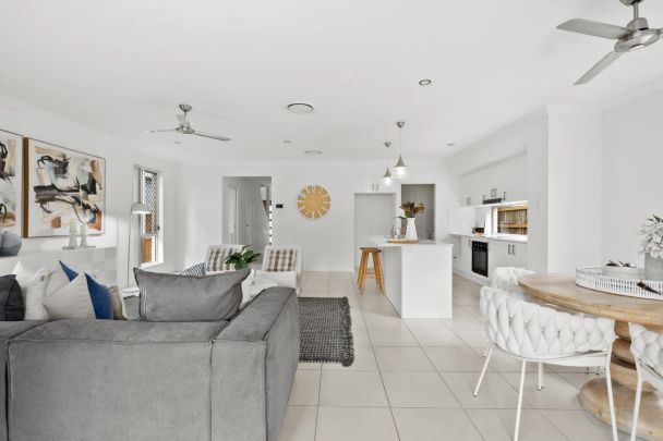 Immaculate Family Home with Ducted Aircon, Solar and Spacious Living ! - Photo 1