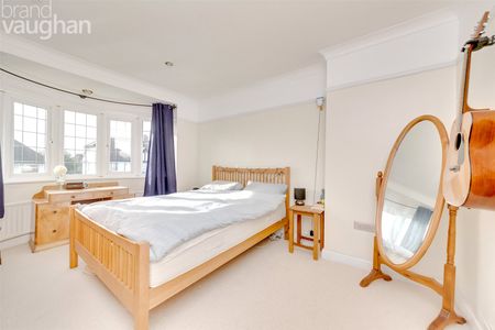 4 bedroom semi-detached house to rent - Photo 5