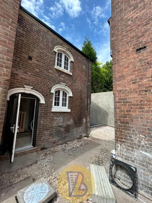 1 bedroom block of apartments to rent - Photo 1