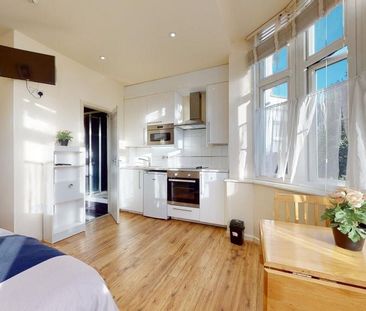 Studio to rent - Photo 1
