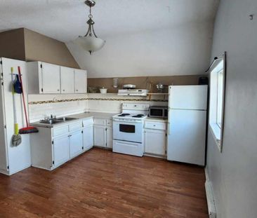 123 Elgin St. - Upper Unit [Available Now] - Photo 1