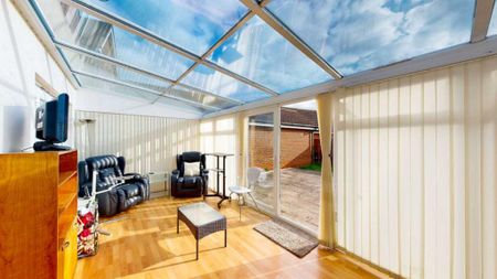 5 bedroom detached house to rent - Photo 3