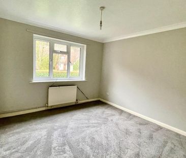 3 bedroom detached bungalow to rent - Photo 2