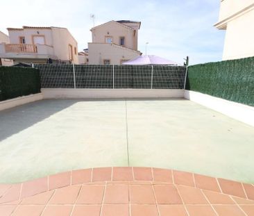 Alquiler Temporada Larga, Chalet independiente Guardamar - Photo 2