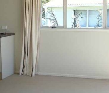 Charming 2BR Home w/ Garden & Deck! - Photo 5