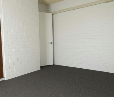 FRESHLY UPDATED 2 BEDROOM UNIT IN THE HEART OF THE CBD! - Photo 4