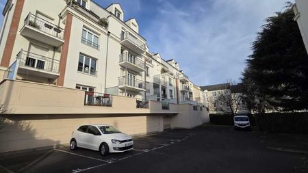 Location Appartement 3 pièces 65m² ORLEANS 45000 - Photo 3